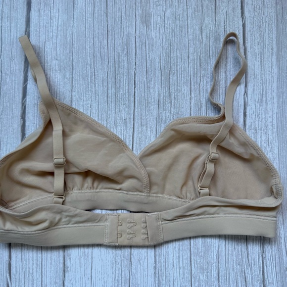 Fits Everybody Crossover Bralette
SKIMS - Picture 3 of 3